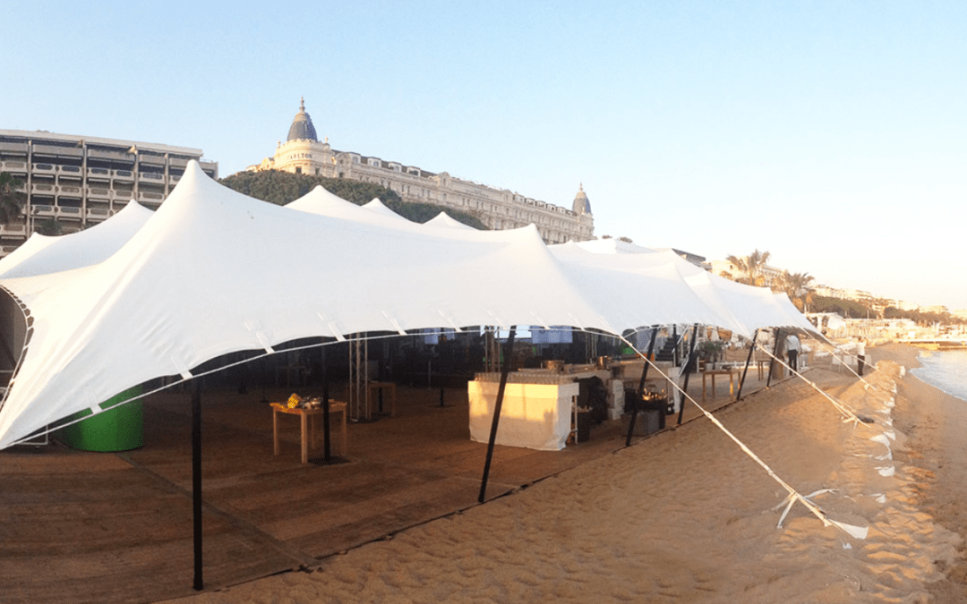 Tente terrasse restaurant : exploiter votre extérieur à 100%