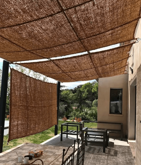 Ombrage dîner en extérieur